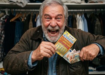 Homem encontra bilhete milionário esquecido em jaqueta e escapa de perder o prêmio