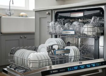 O item que já foi visto como luxo agora chama atenção por economizar água e organizar a cozinha