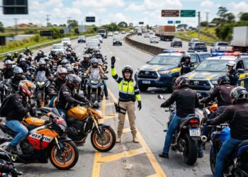 PRF aplica mais de R$ 1 milhão em multas a 500 motociclistas por viagens consideradas irregulares