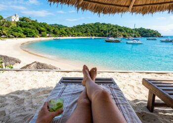 Ranking internacional escolhe praia do Nordeste como a melhor do mundo e encanta turistas