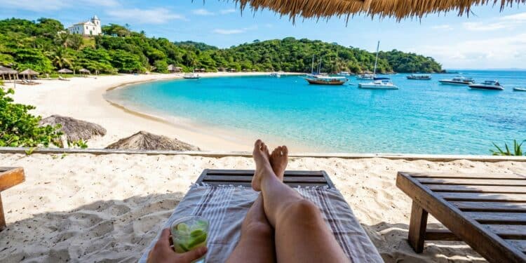 Ranking internacional escolhe praia do Nordeste como a melhor do mundo e encanta turistas