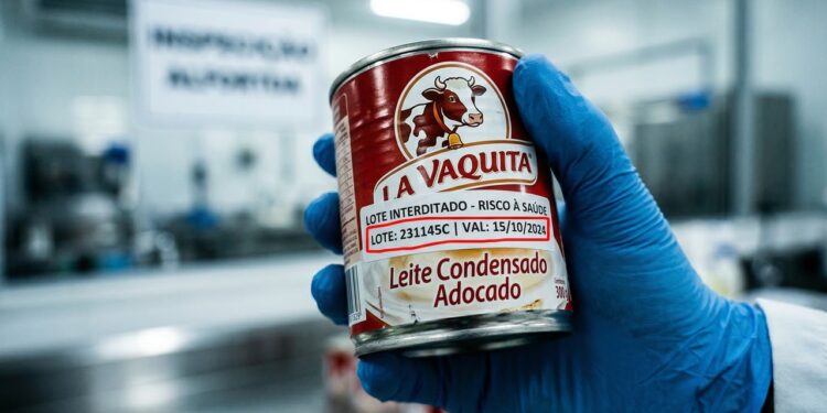 Anvisa proíbe marca de leite condensado após risco à saúde e alerta que ferver o doce não resolve