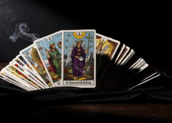 Vibração da numerologia 3 impulsiona sorte e criatividade no Tarô Arquetípico março 2026