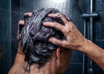 Adeus fios brancos: 3 shampoos xodózinhos que ajudam sem precisar de tintura