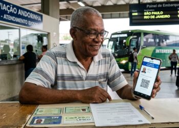 Idosos com mais de 60 anos podem ter direito a documento com vários benefícios garantidos por lei