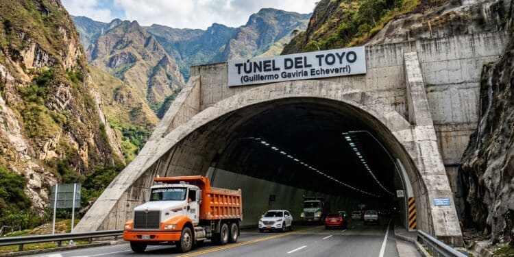 Megaobra de túnel com quase 10 km promete cortar montanhas e reduzir 4,5 horas de viagem, impulsionando turismo e exportações