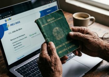 Idosos podem pedir revisão do INSS e aumentar a aposentadoria em até R$ 450 por mês