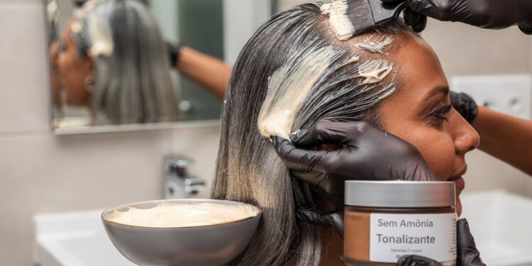 4 colorações sem amônia a partir de R$ 26 prometem disfarçar fios brancos sem química agressiva