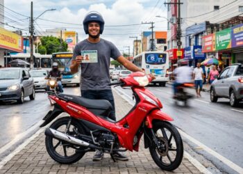 Moto que não precisa de CNH, faz até 48 km/l e custa R$ 8.500 começa a chamar atenção de brasileiros