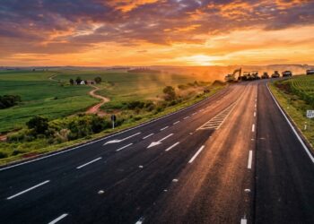 Paraná recebe R$ 672 milhões para rodovias e coloca duas obras no centro da logística estadual