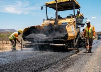 As obras na BR-430/BA ganham destaque com investimento de R$ 33 milhões e impacto direto entre 5 municípios baianos