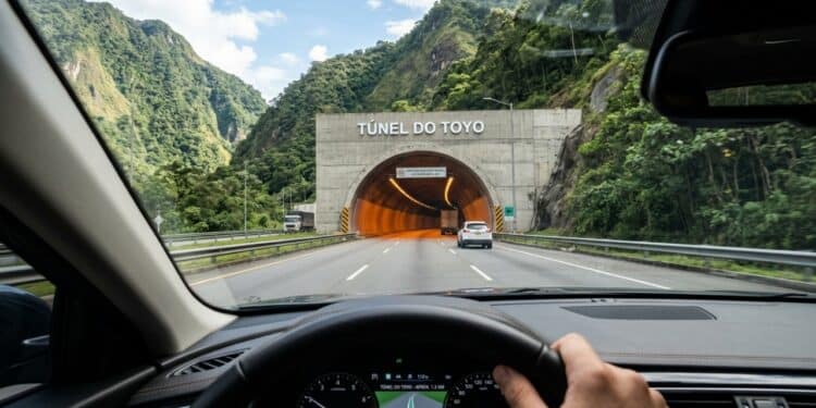 Megaobra com túnel de quase 10 km promete cortar montanhas e reduzir viagem em 4,5 horas