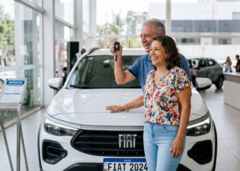 Nova lei amplia benefícios no Brasil e idosos já podem comprar carros com preço reduzido