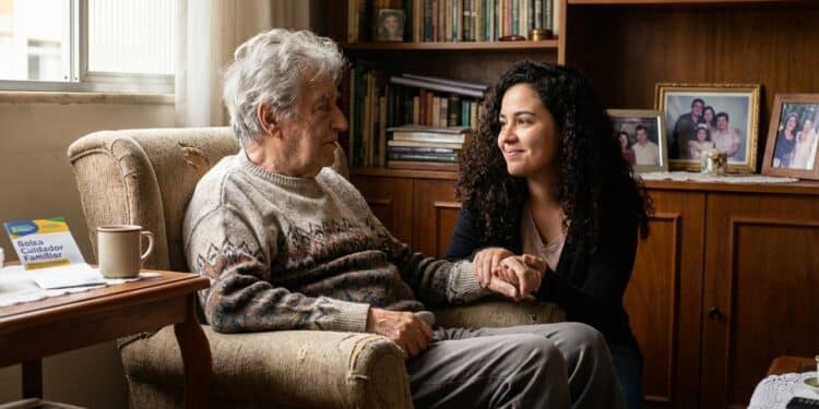 Governo anuncia benefício de R$ 810,50 por mês para quem cuida de idosos em casa no Brasil