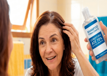 Eu gastava R$ 200 no salão todo mês para esconder os brancos, até achar esse shampoo de farmácia que cobre até 70% dos fios