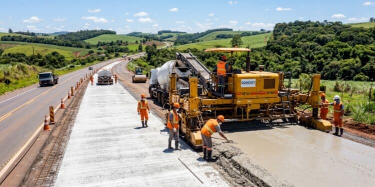 A rodovia entre Mauá da Serra e Lidianópolis avança com proposta de R$ 384 milhões e obra de grande porte