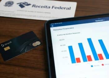 Alerta da Receita Federal mira uso do cartão de crédito e chama atenção para novas regras fiscais