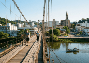 A cidade catarinense que leva o nome de um "pai feroz" guarda locomotivas centenárias e o berço de Anita Garibaldi