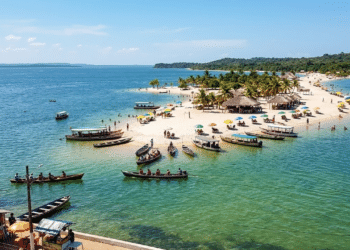 O “Caribe de água doce” que já foi eleito várias vezes a praia mais bonita do mundo e fica em uma cidade pouco conhecida