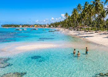 O “Caribe brasileiro” escondido entre lagoas azuis e coqueiros infinitos que você precisa conhecer