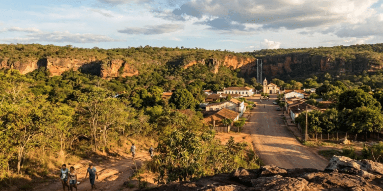 A chapada que já foi mar e deserto guarda 487 cachoeiras e o centro geodésico da América do Sul