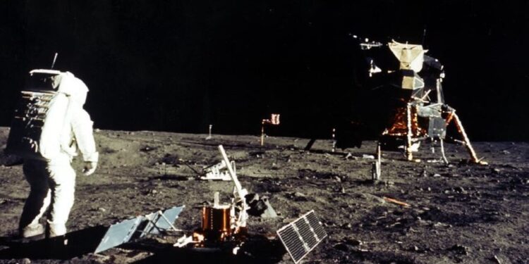 O que realmente aconteceu na ida do homem à Lua e ninguém te contou