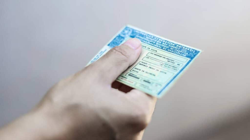 Com a nova lei, motoristas nesta lista podem perder a carteira de habilitação de forma definitiva