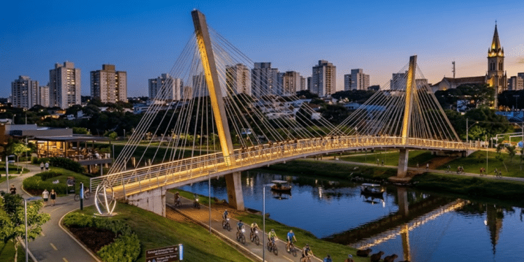 Sorocaba é um dos mais importantes centros industriais do Brasil, apelidada de “Manchester Paulista”, e está localizada a aproximadamente 100 km da capital paulista - Imagem ilustrativa