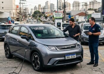 Carro elétrico perde até R$ 95 mil em um ano e desvalorização chama atenção no Brasil