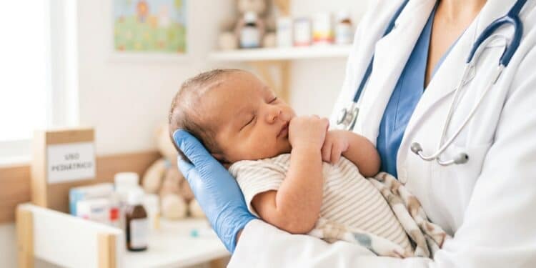 Anvisa aprova novo anticorpo contra VSR e tratamento para artrite psoriásica passa a incluir pacientes a partir de 12 anos