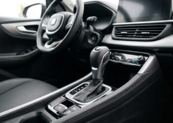 A nova multa de R$ 586 na CNH virou assunto no trabalho e começou com uma história que ninguém entendeu direito