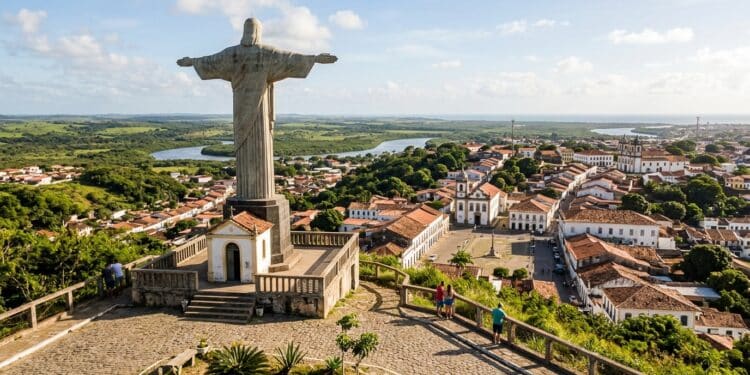 A 4ª cidade mais antiga do Brasil tem construções históricas e um Cristo Redentor cinco anos mais velho que o do Rio