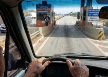 Pedágio gratuito para idosos pode virar realidade e beneficiar milhões de motoristas