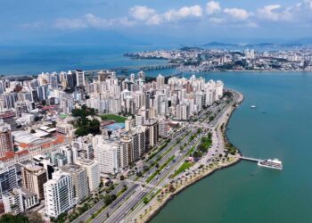 O nome mudou para Florianópolis em 1894, mas a transformação mais radical veio nas últimas décadas. / Créditos: depositphotos.com / Cristian_Lourenco