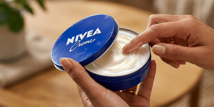 O segredo da Nivea que poucos sabem e promete conquistar os fãs da famosa latinha azul