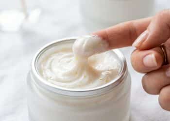 4 máscaras para fios queridinhas que deixam a cor viva e economizam sua ida ao salão, a partir de R$ 28