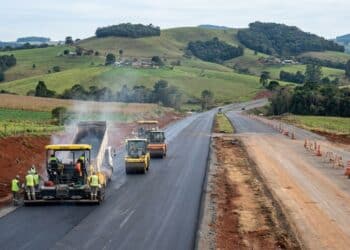 Investimento de mais de R$ 71 milhões coloca a SC-451 em nova etapa no interior catarinense