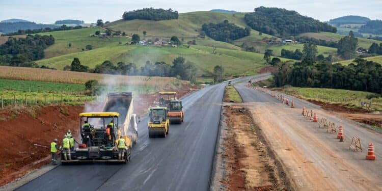 Investimento de mais de R$ 71 milhões coloca a SC-451 em nova etapa no interior catarinense