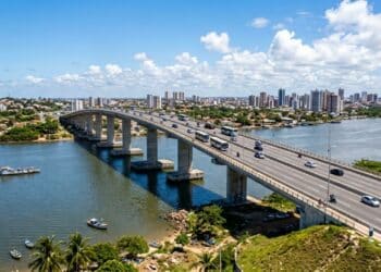 Ponte de Igapó recebe R$ 30 milhões e reforça uma travessia de 606 metros com 70 mil veículos por dia