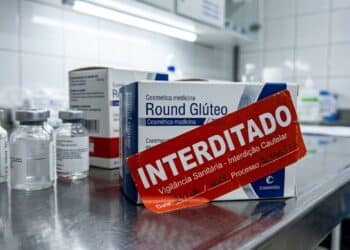 Alerta da Anvisa: medicamentos são proibidos por risco de contaminação e podem estar na sua casa