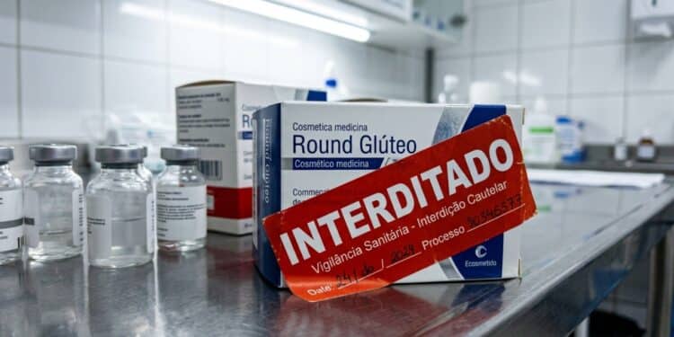 Alerta da Anvisa: medicamentos são proibidos por risco de contaminação e podem estar na sua casa