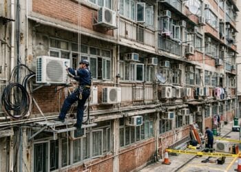 Nova lei proíbe instalar ar-condicionado sem permissão e prevê multa para quem desrespeitar regra