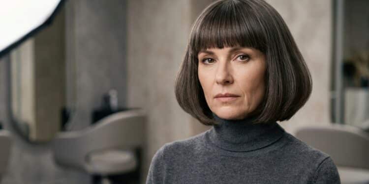 Cortes rígidos e sem movimento podem acentuar sinais de envelhecimento no rosto feminino