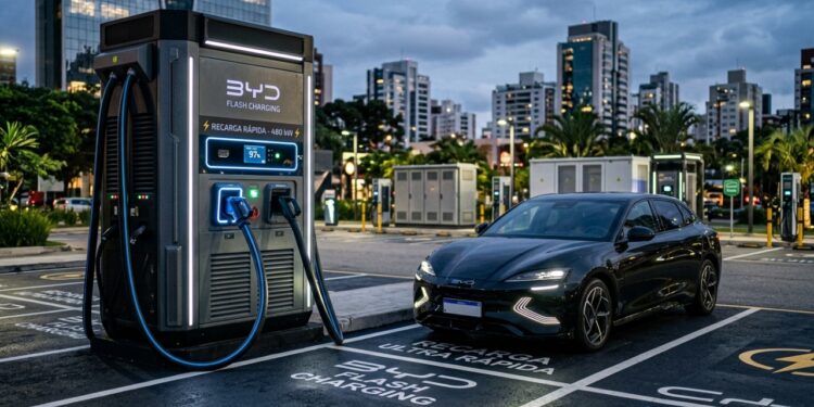 BYD lança carregador ultrarrápido no Brasil que enche a bateria em apenas 5 minutos