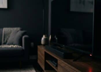 Desliguei a TV, desconectei o cabo e só então percebi quanto dinheiro estava gastando com "ninguém"