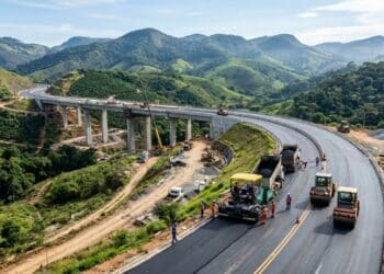 Trecho de 24 quilômetros da MGC-262 ganha pavimentação com investimento de R$ 138 milhões