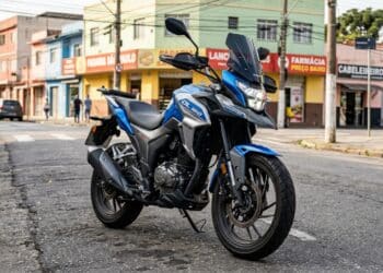 Nova moto de 160cc chega ao mercado por R$ 21.470 com freios ABS duplo e consumo estimado em até 50 km por litro