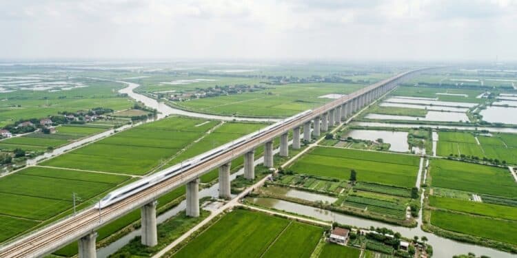 A ponte mais longa do mundo chama atenção com 164,8 km em um megaprojeto ferroviário