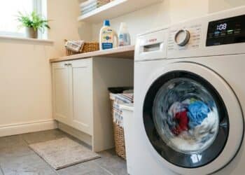 O modo da máquina de lavar roupa que piora o resultado da lavagem e ainda faz você perder mais tempo