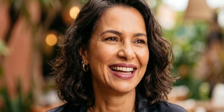 3 batons com efeito lifting que deixam lábios 50+ mais lisos e com aparência renovada